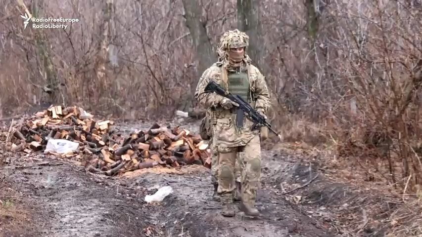 Záběry z fronty: Ukrajinští vojáci se připravují na ruskou invazi